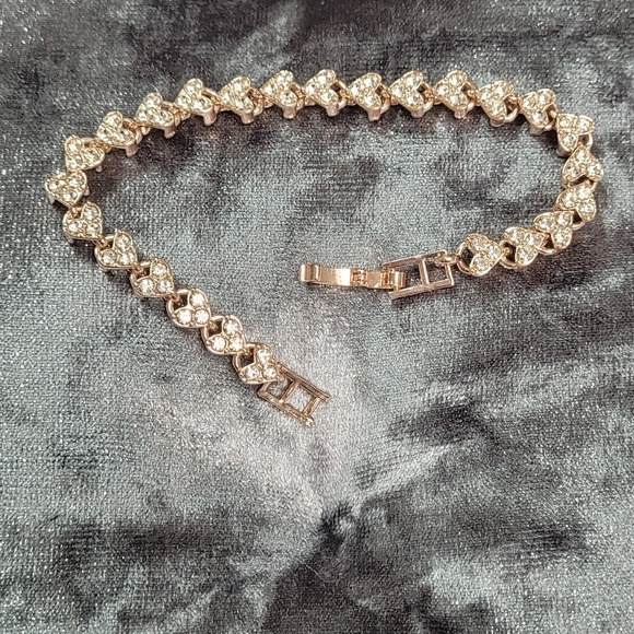 Rose Gold Heart Shaped  Bracelet - Picture 5 of 8